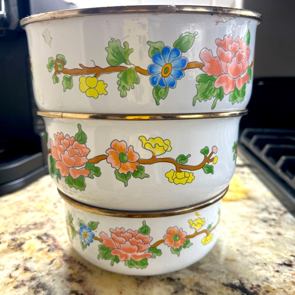 M Kamenstein Enamel Nesting Bowls